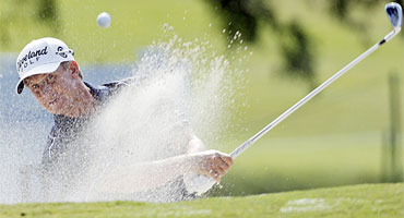 Tommy Gainey se distancia en Greensboro