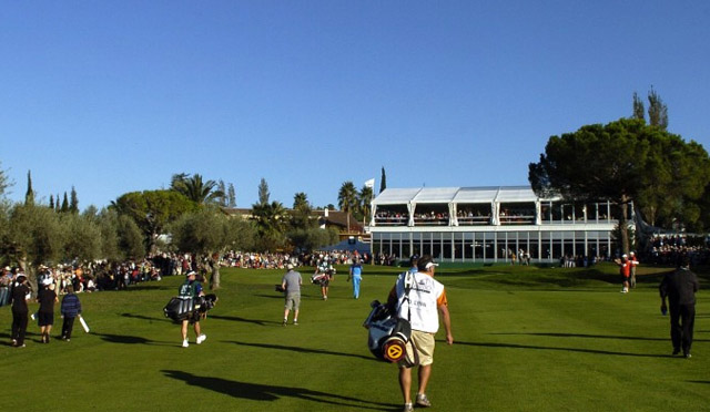 La ONU deja los despachos y salta a los campos de golf