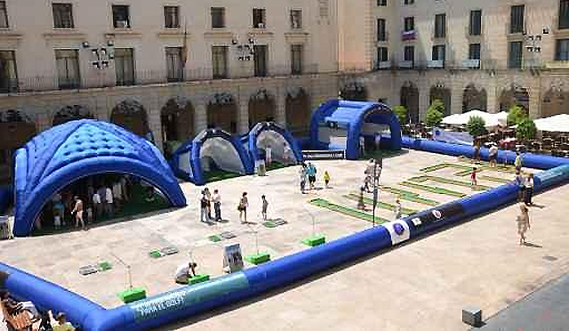 El golf invade las calles de Logroño