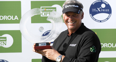 Darren Clarke da el golpe en Pula