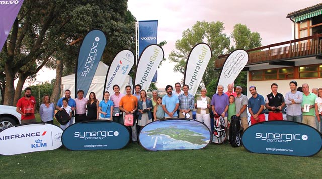 Fiesta del golf con 400 jugadores en el RACE