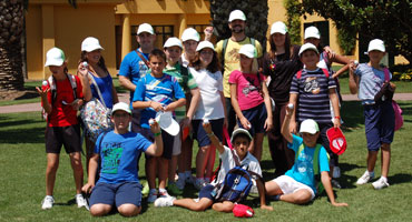 Escolares de Las Marismillas visitan el Real Club de Golf de Sevilla y asisten a un clinic