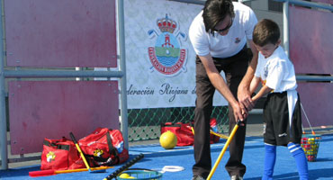 Alumnos del colegio HH Maristas se inician en el golf