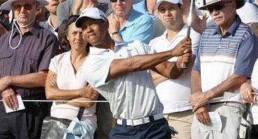 Tiger Woods toma el mando en Sydney