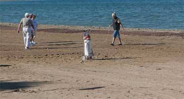 La playa se ‘transforma’ en un campo de golf